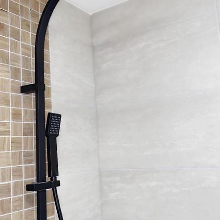 L'AppartE Black Superbe Appartement Pop ! Besançon Exterior foto