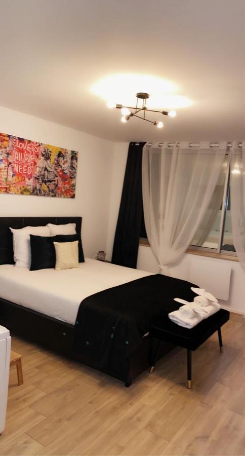 L'AppartE Black Superbe Appartement Pop ! Besançon Exterior foto