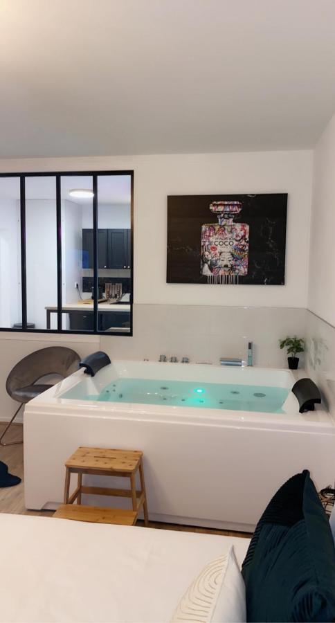 L'AppartE Black Superbe Appartement Pop ! Besançon Exterior foto