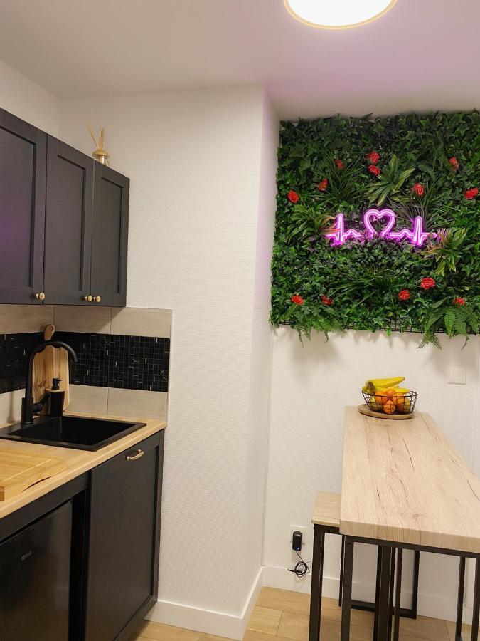 L'AppartE Black Superbe Appartement Pop ! Besançon Exterior foto
