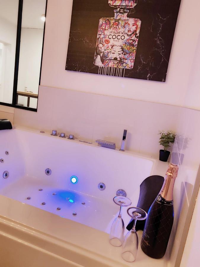 L'AppartE Black Superbe Appartement Pop ! Besançon Exterior foto